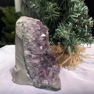 HỐC THẠCH ANH TÍM NHỎ – SMALL AMETHYST GEODE (TV263), KL: 0.842KG, KT: 13x8 CM