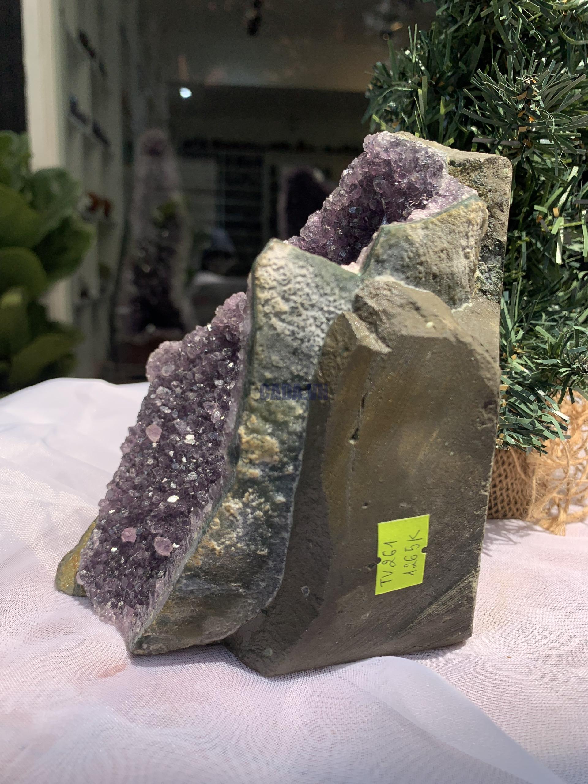 HỐC THẠCH ANH TÍM NHỎ – SMALL AMETHYST GEODE (TV261), KL: 1.264KG, KT: 12x14 CM