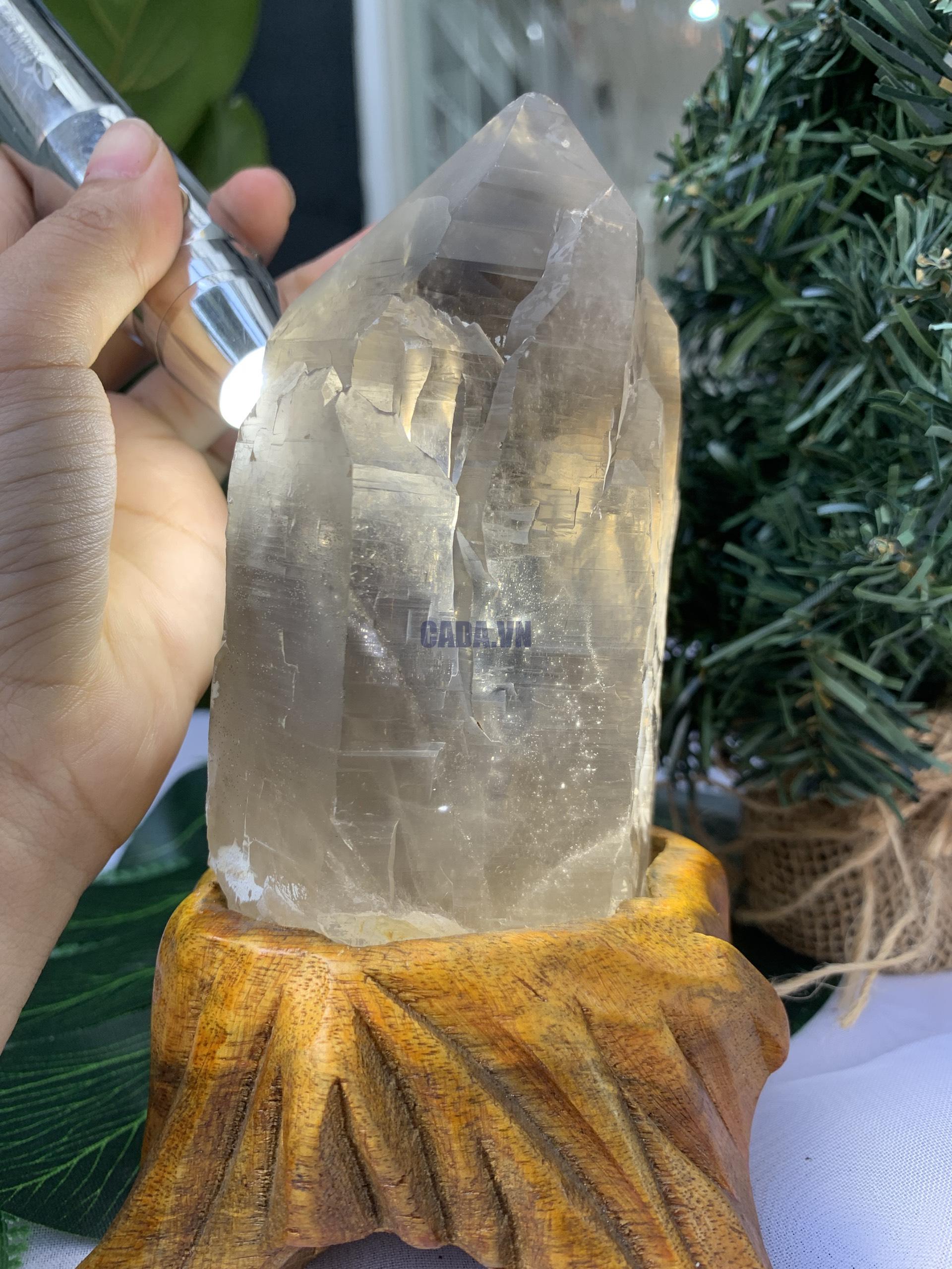 TRỤ THẠCH ANH KHÓI THÔ- RAW SMOKY QUARTZ POINT (TAK16), KL:0.668KG, KT: 10.7x8CM