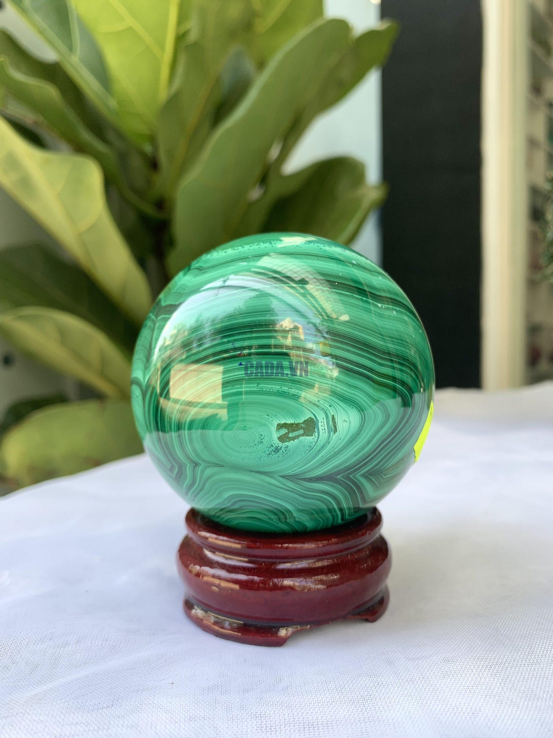 Bi cầu đá Lông Công – Đá Khổng Tước – Malachite Sphere, ĐK: 7.4 CM, KL: 0.808 KG (MLC20)