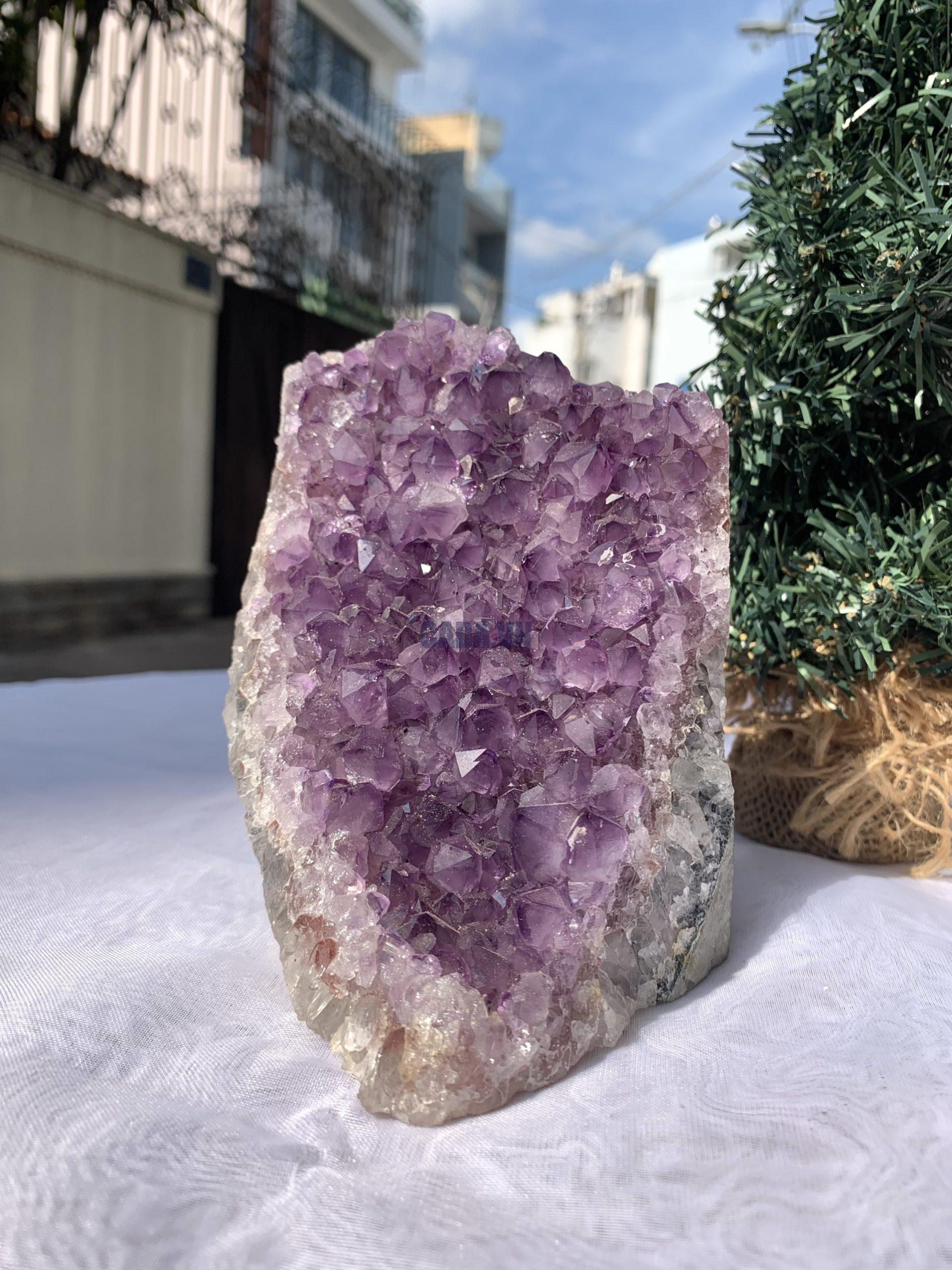 HỐC THẠCH ANH TÍM NHỎ – SMALL AMETHYST GEODE (TV410), KL: 1.542KG, KT: 12,5x9,3 CM