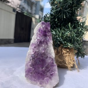 HỐC THẠCH ANH TÍM NHỎ – SMALL AMETHYST GEODE (TV409), KL: 0,526KG, KT: 10,5x5 CM