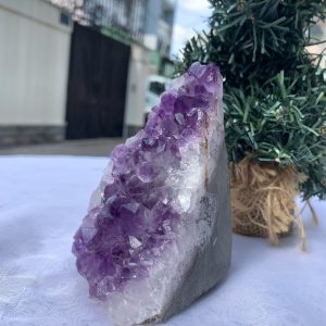 HỐC THẠCH ANH TÍM NHỎ – SMALL AMETHYST GEODE (TV409), KL: 0,526KG, KT: 10,5x5 CM