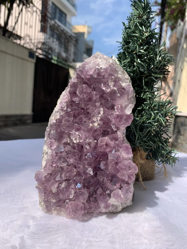 HỐC THẠCH ANH TÍM NHỎ – SMALL AMETHYST GEODE (TV405), KL: 1.996KG, KT: 17x9,7 CM