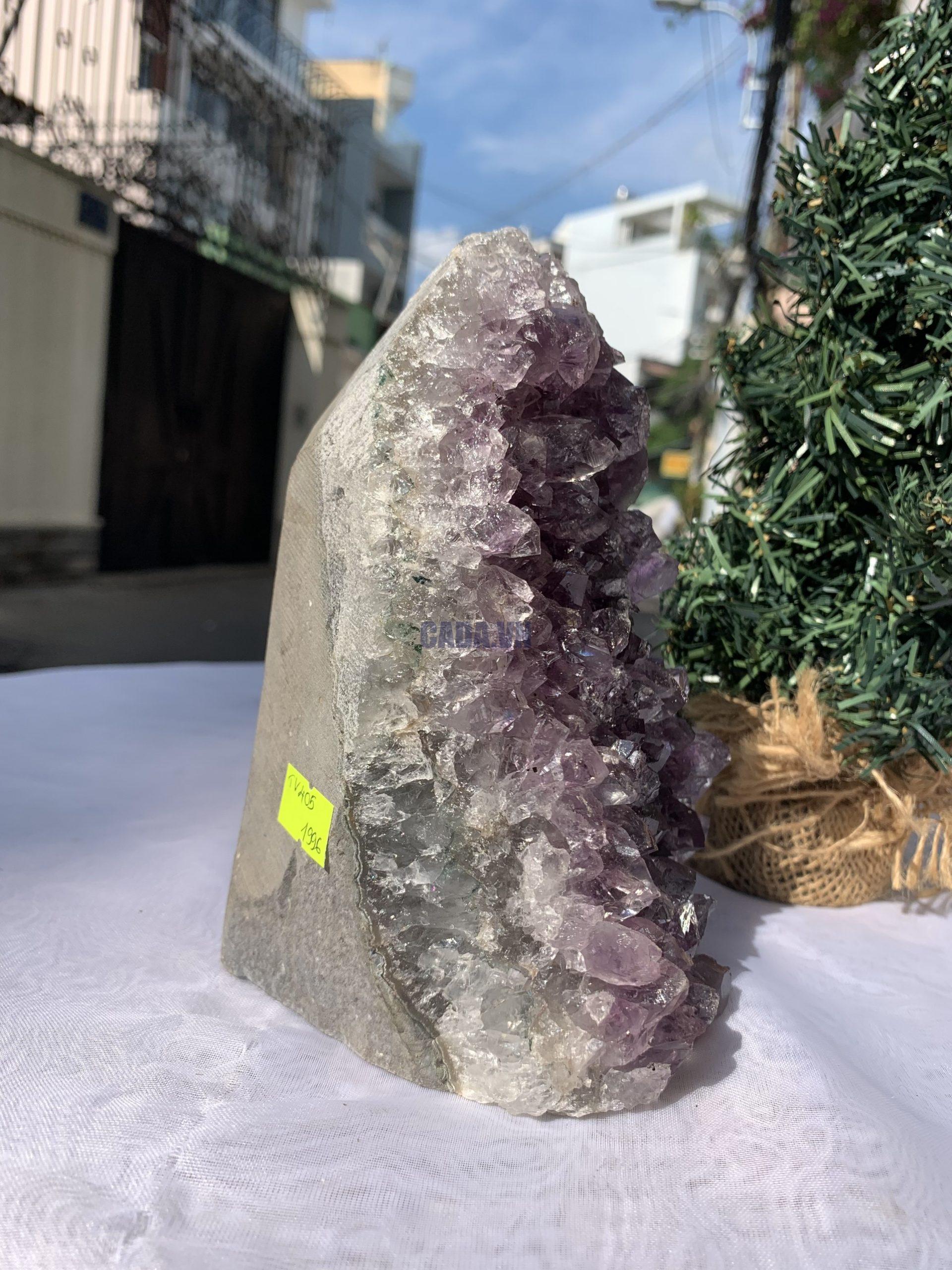 HỐC THẠCH ANH TÍM NHỎ – SMALL AMETHYST GEODE (TV405), KL: 1.996KG, KT: 17x9,7 CM