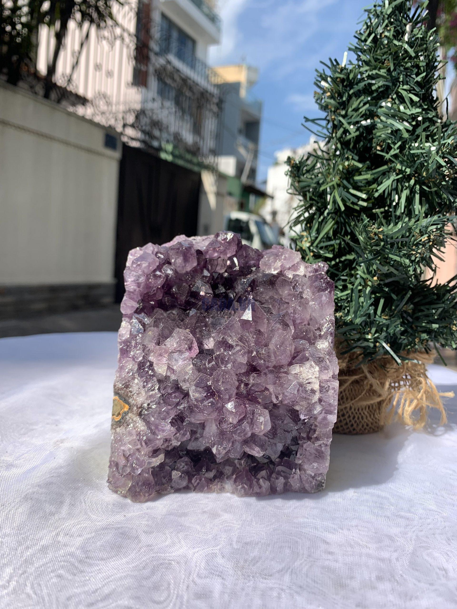 HỐC THẠCH ANH TÍM NHỎ – SMALL AMETHYST GEODE (TV411), KL: 1.572KG, KT: 11,5x9,5 CM