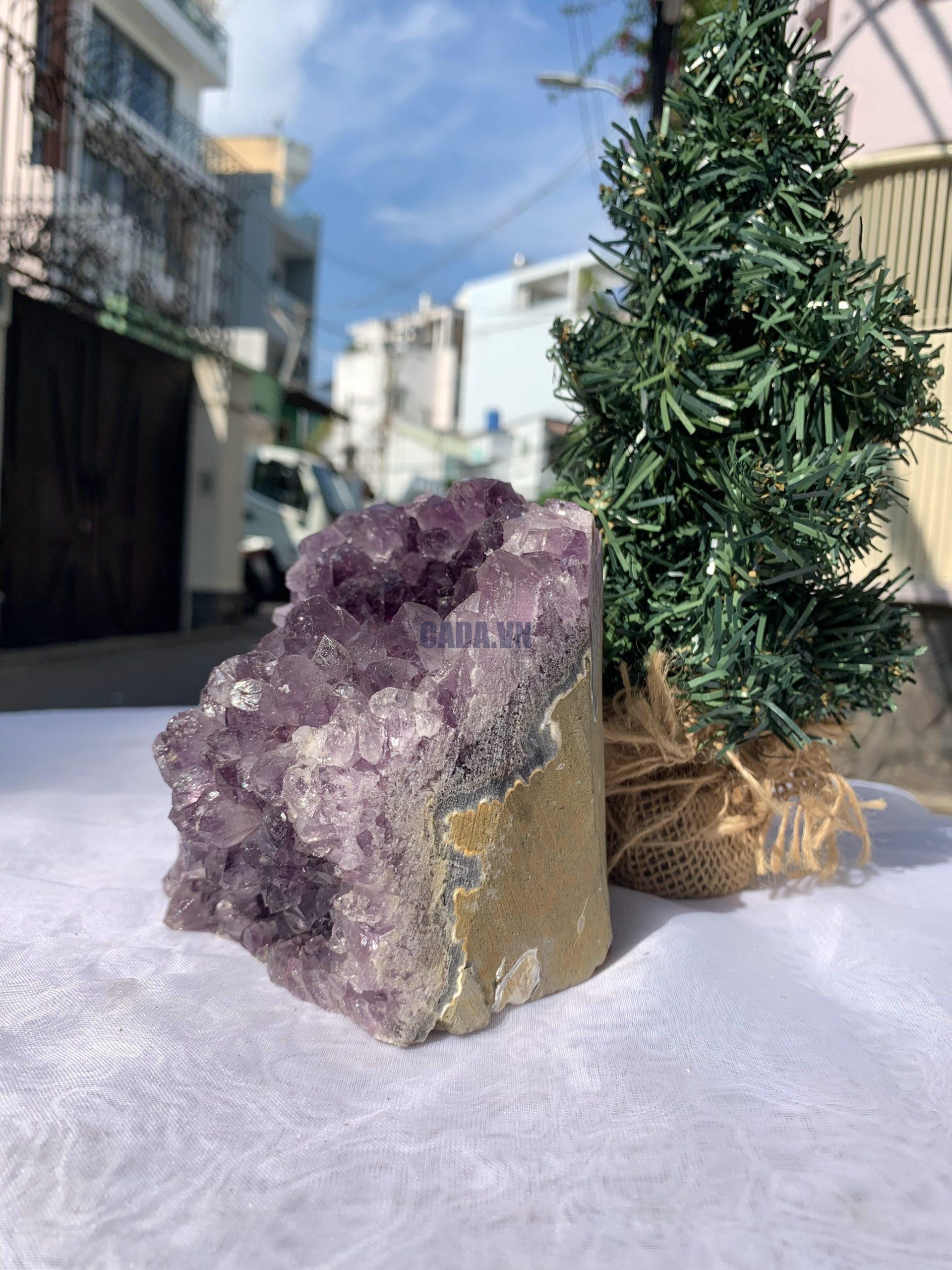 HỐC THẠCH ANH TÍM NHỎ – SMALL AMETHYST GEODE (TV411), KL: 1.572KG, KT: 11,5x9,5 CM