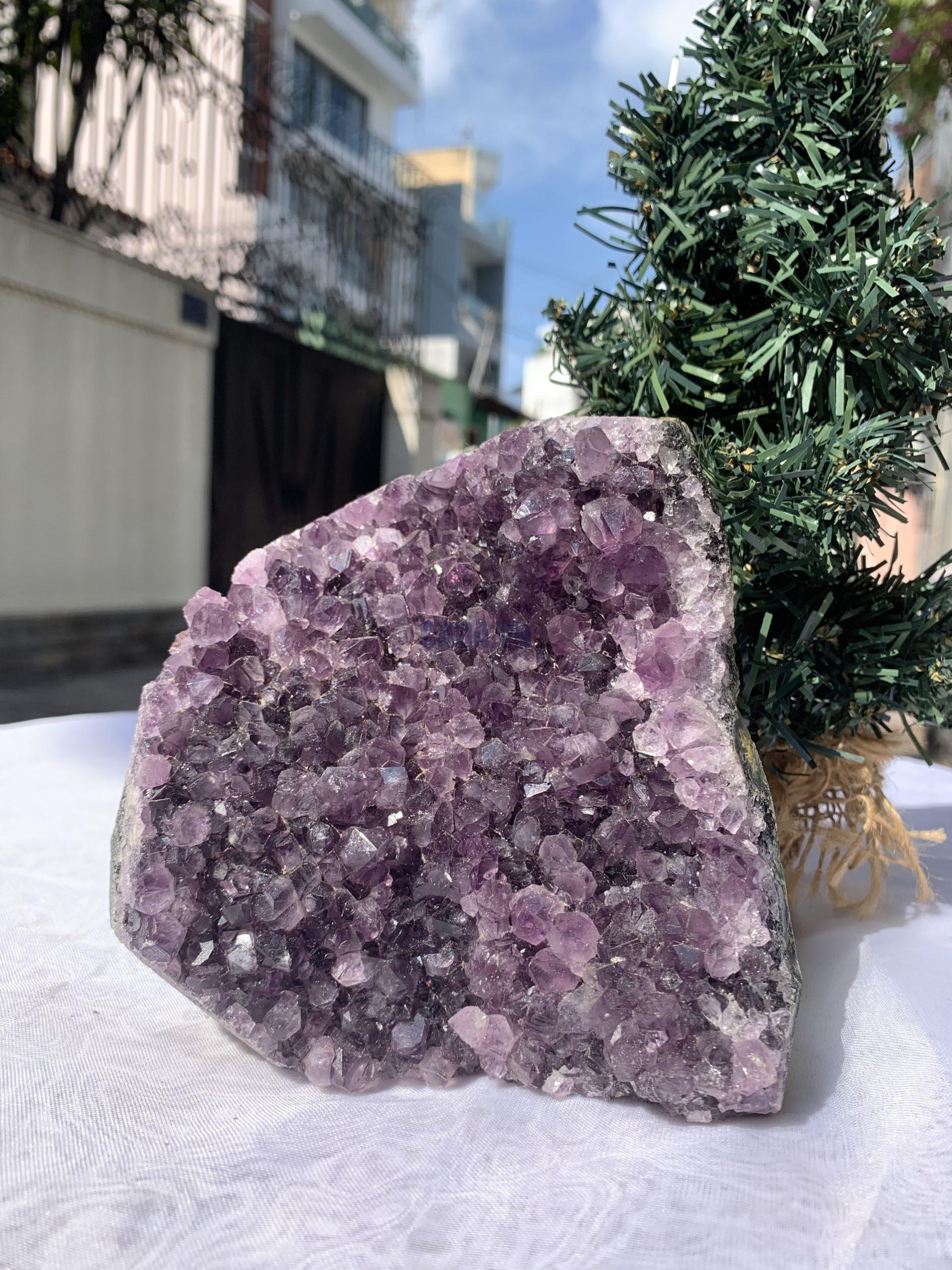 HỐC THẠCH ANH TÍM NHỎ – SMALL AMETHYST GEODE (TV403), KL: 1.184KG, KT: 13,2x12,5 CM