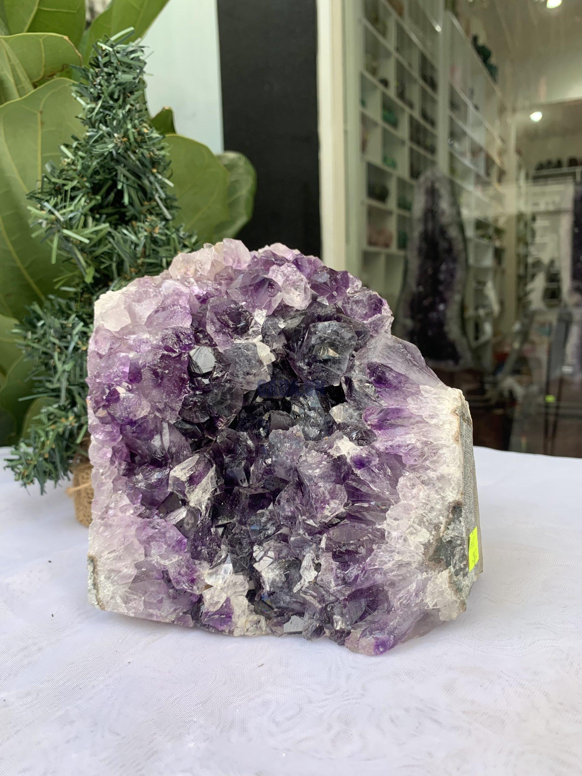 HỐC THẠCH ANH TÍM NHỎ – SMALL AMETHYST GEODE (TV415), KL: 2.860 KG, KT: 14×13.5 CM