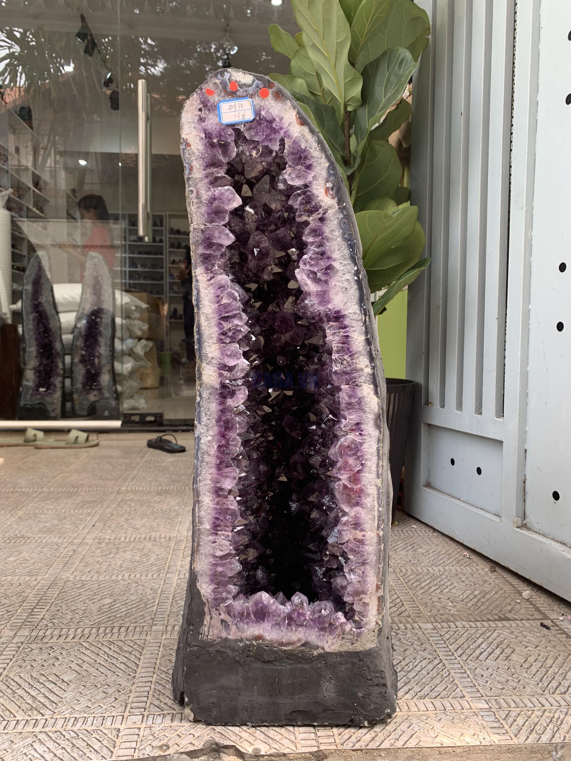 Hốc Thạch Anh Tím – Amethyst Geode (T135), KT: 70,7x22x25CM, KL: 48,35KG