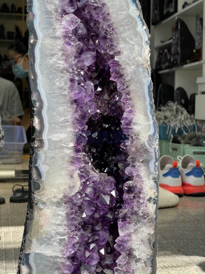 Hốc Thạch Anh Tím – Amethyst Geode (T123), KT: 73.5x20CM, KL: 23.08KG