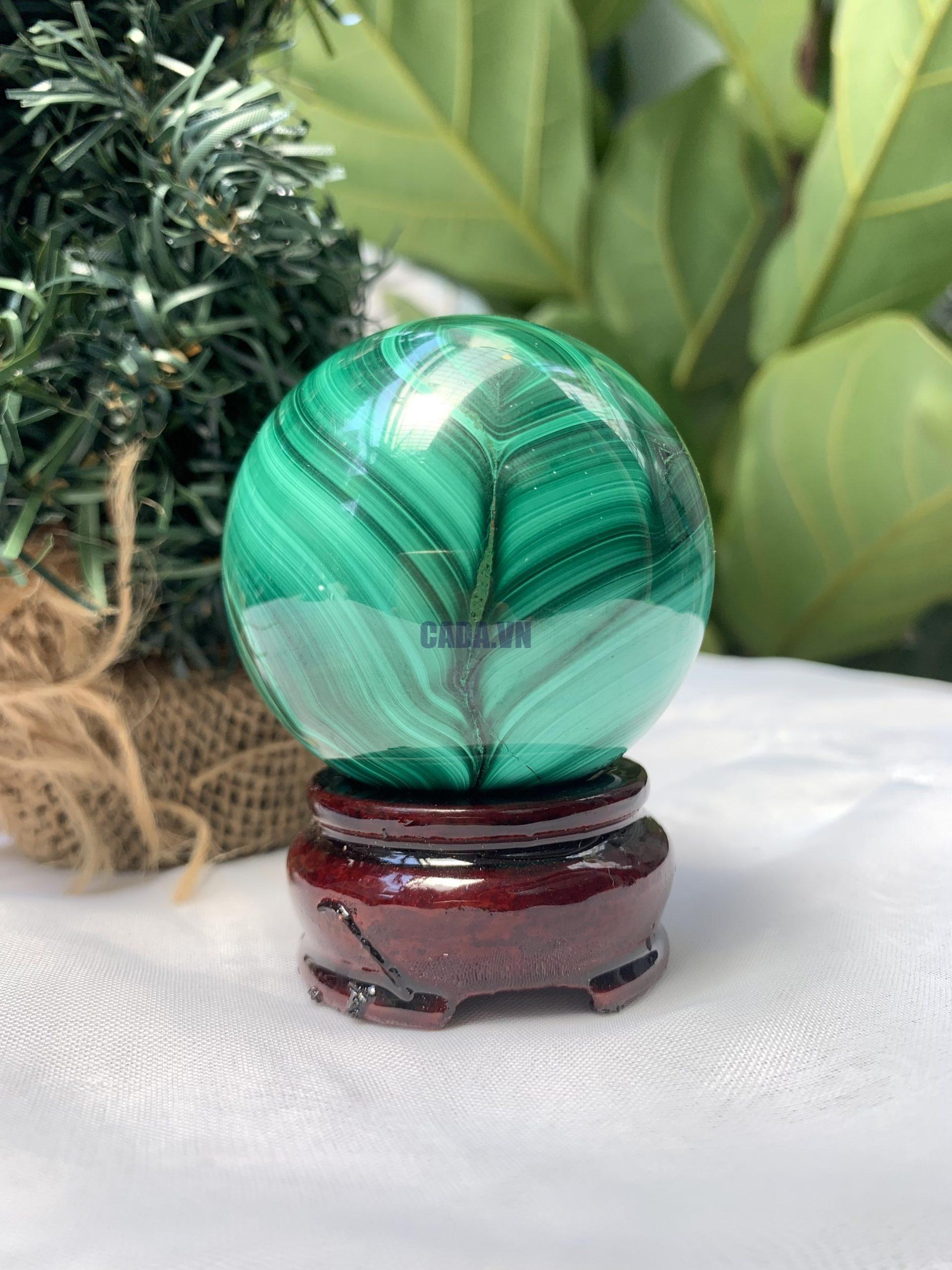 Bi cầu đá Lông Công – Đá Khổng Tước – Malachite Sphere, ĐK: 5.6 CM, KL: 0.36 KG (MLC39)