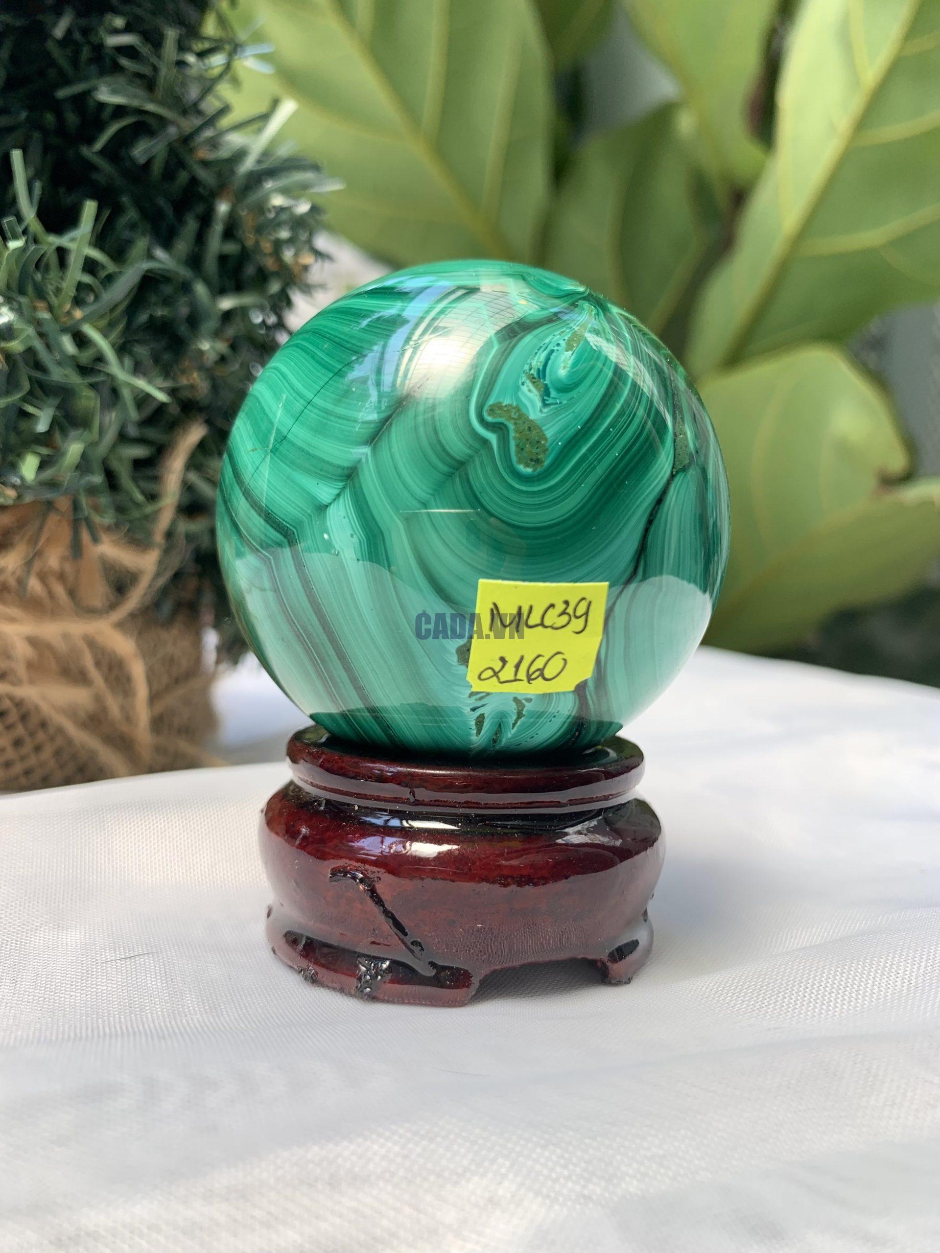 Bi cầu đá Lông Công – Đá Khổng Tước – Malachite Sphere, ĐK: 5.6 CM, KL: 0.36 KG (MLC39)