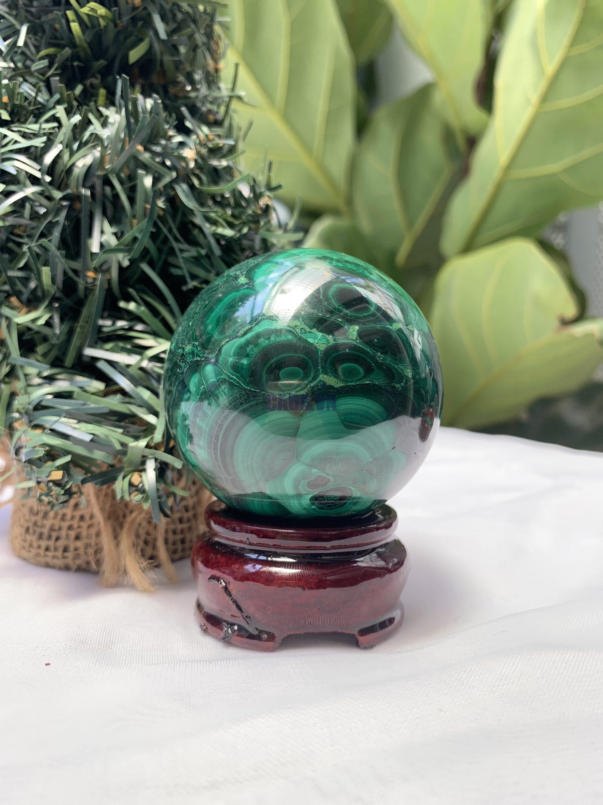 Bi cầu đá Lông Công – Đá Khổng Tước – Malachite Sphere, ĐK: 5.7 CM, KL: 0.394 KG (MLC51) 