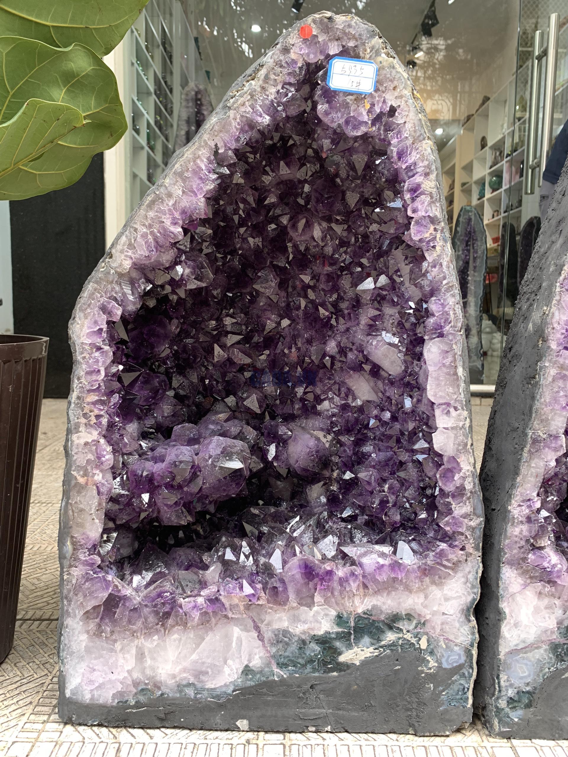 Hốc Thạch Anh Tím – Amethyst Geode (T125), KT: 59,3x36x13,7CM, KL: 59,35KG 