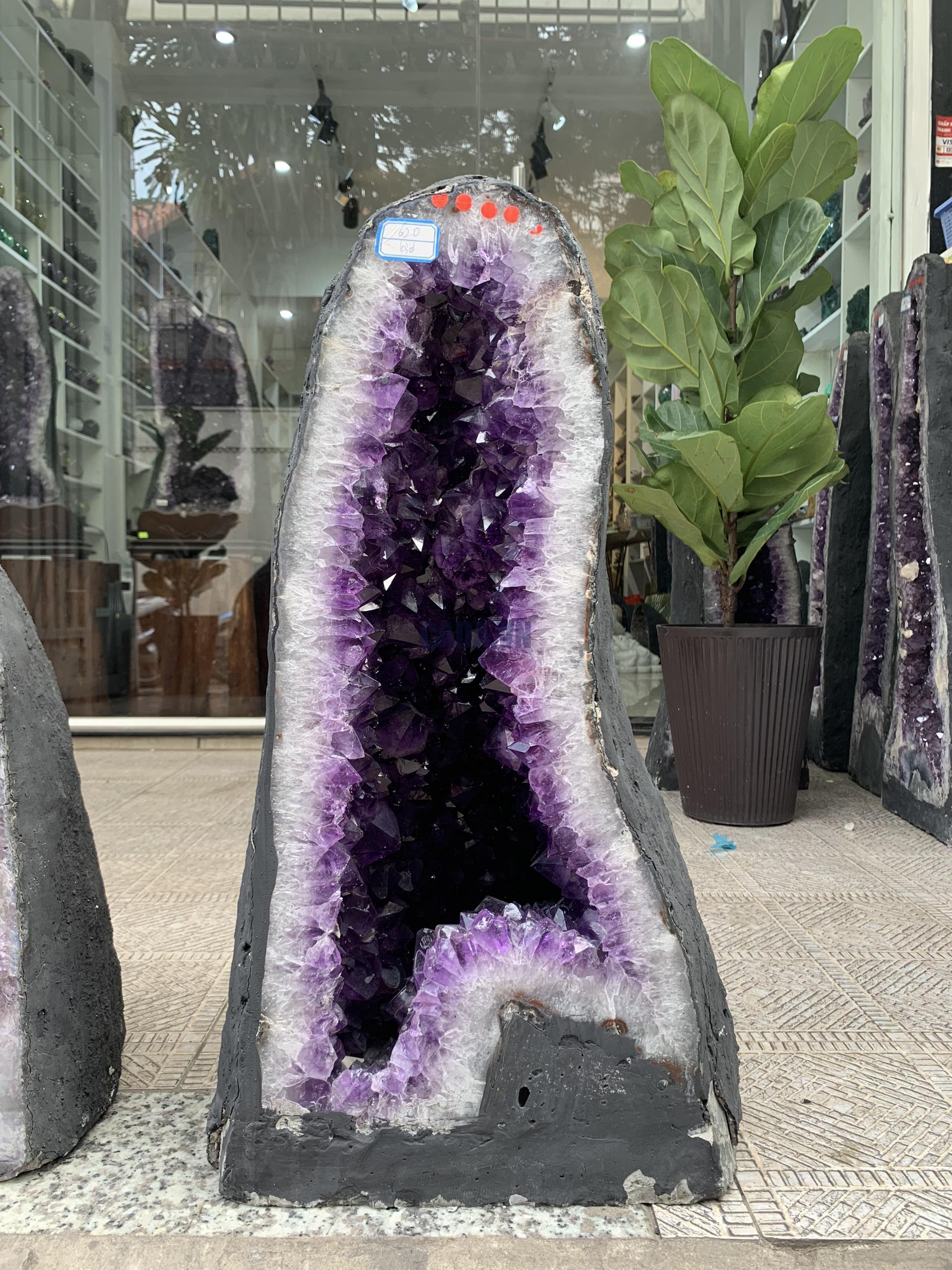 Hốc Thạch Anh Tím – Amethyst Geode (T129), KT: 64,7x31x24,5CM, KL: 62KG