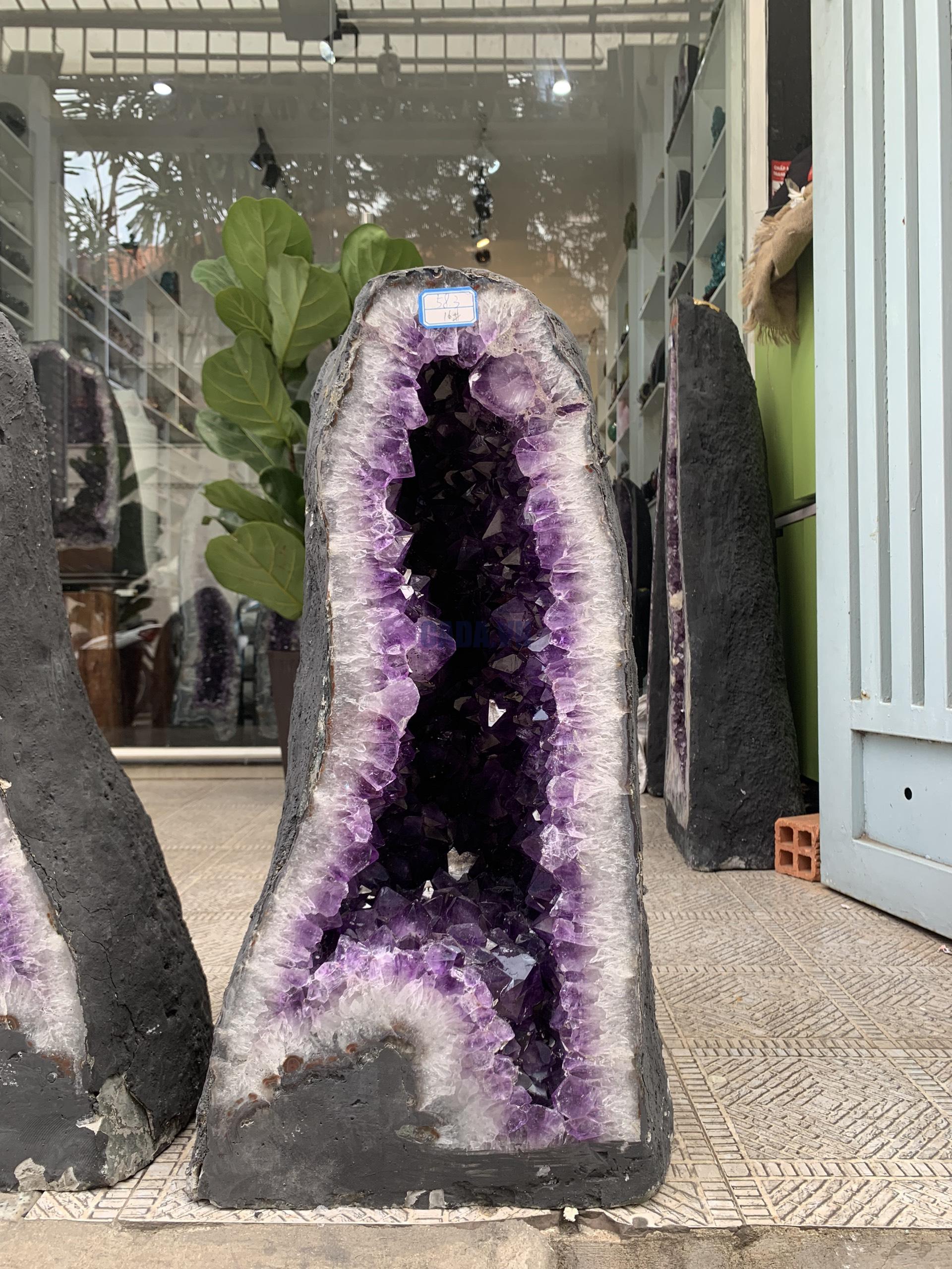 Hốc Thạch Anh Tím – Amethyst Geode (T128), KT: 61,7x30x10,5CM, KL: 58,3KG