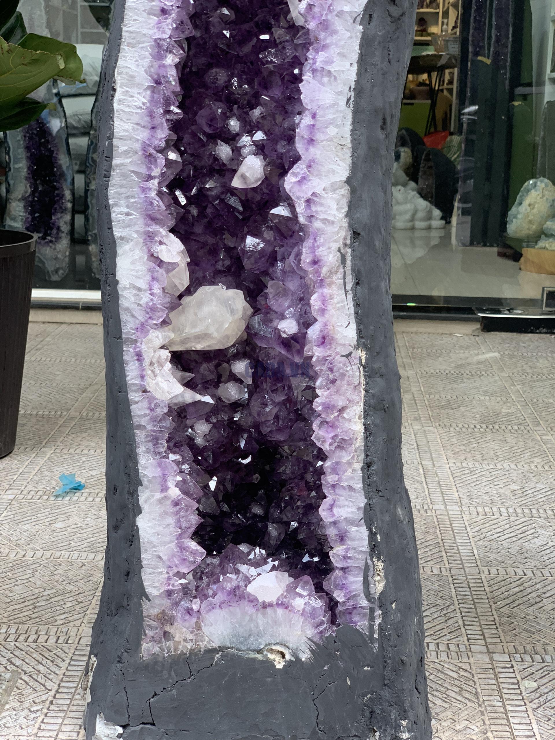 Hốc Thạch Anh Tím – Amethyst Geode (T133), KT: 96x25x8,5CM, KL: 77,3KG