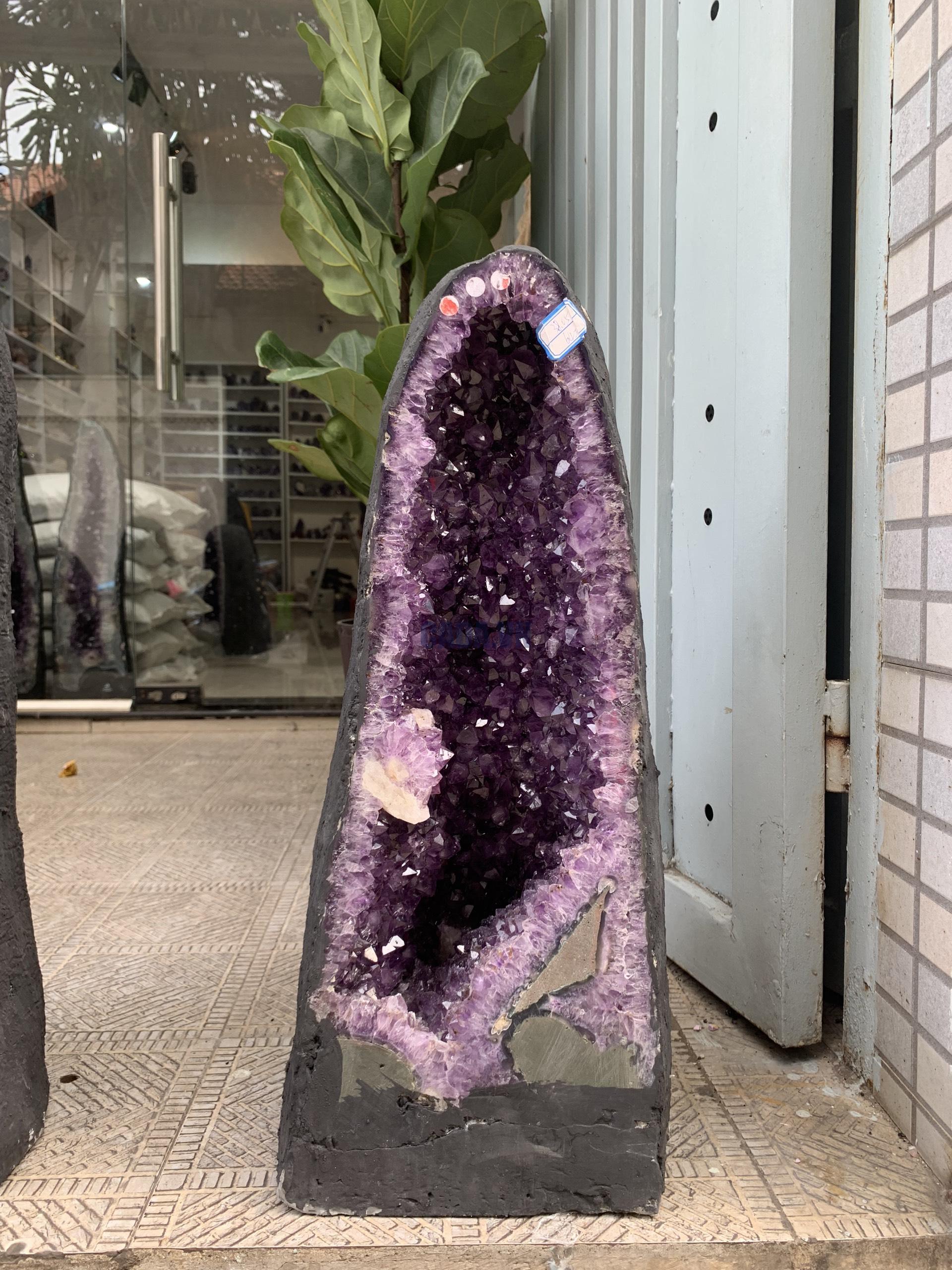 Hốc Thạch Anh Tím – Amethyst Geode (T127), KT: 59,3x11,8x13CM, KL: 38,03KG