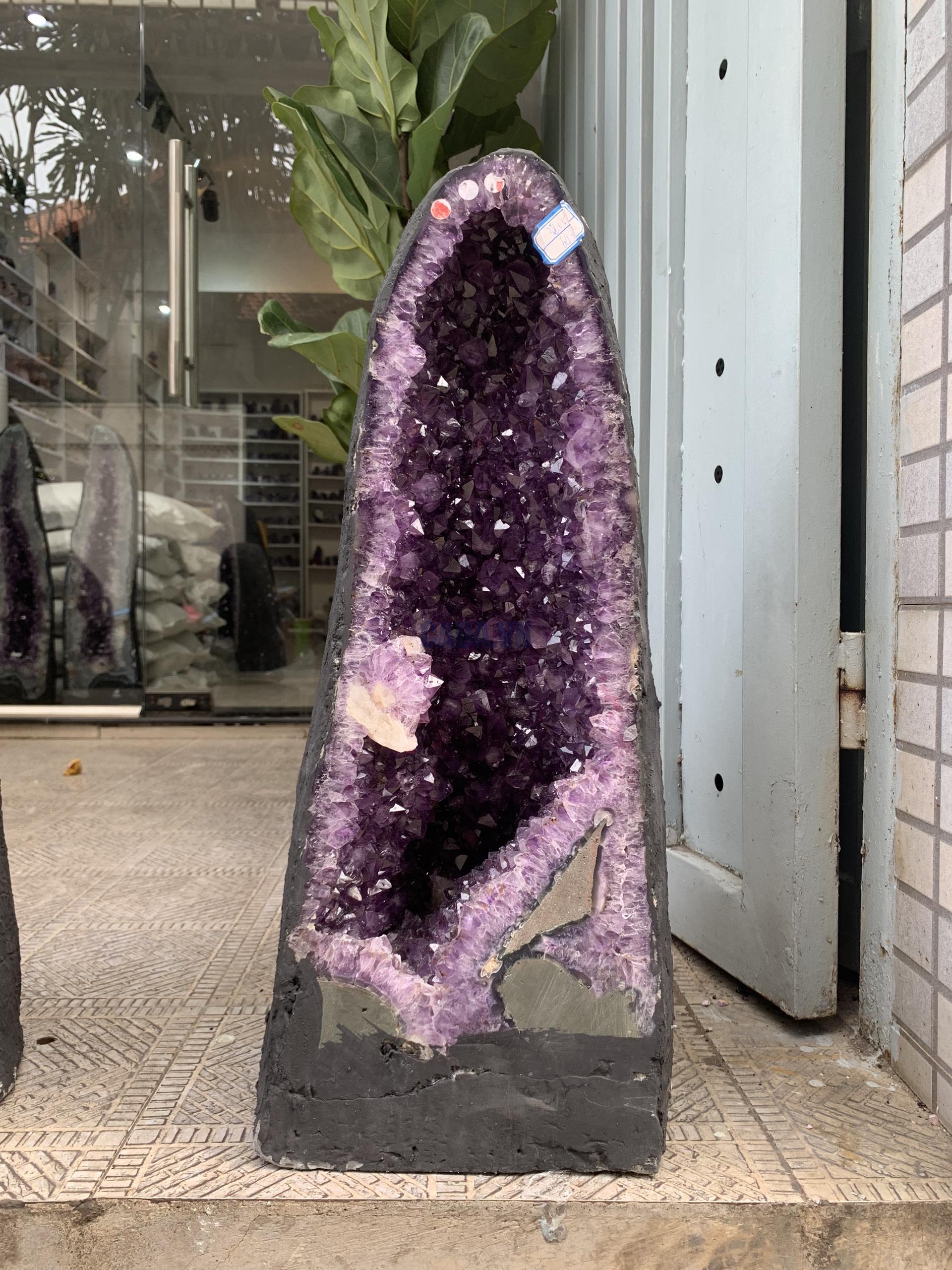 Hốc Thạch Anh Tím – Amethyst Geode (T127), KT: 59,3x11,8x13CM, KL: 38,03KG