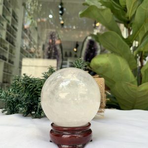 QUẢ CẦU PHONG THỦY THẠCH ANH TRẮNG ĐK: 7,5CM KL: 0,605KG MS: BTR49