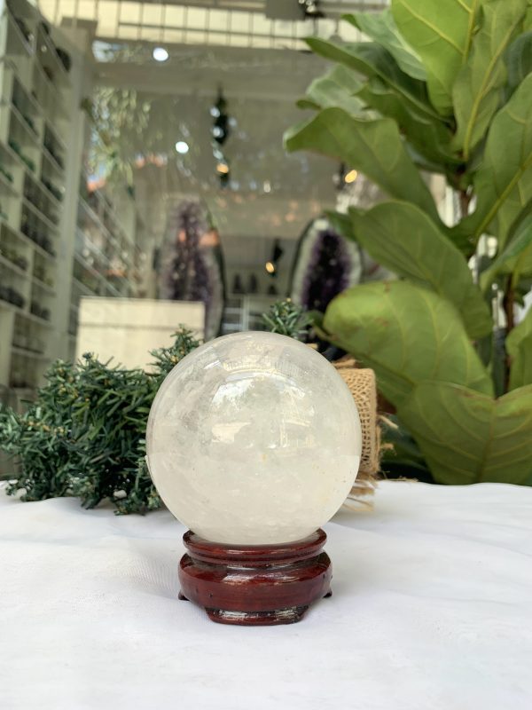 QUẢ CẦU PHONG THỦY THẠCH ANH TRẮNG ĐK: 7,5CM KL: 0,605KG MS: BTR49