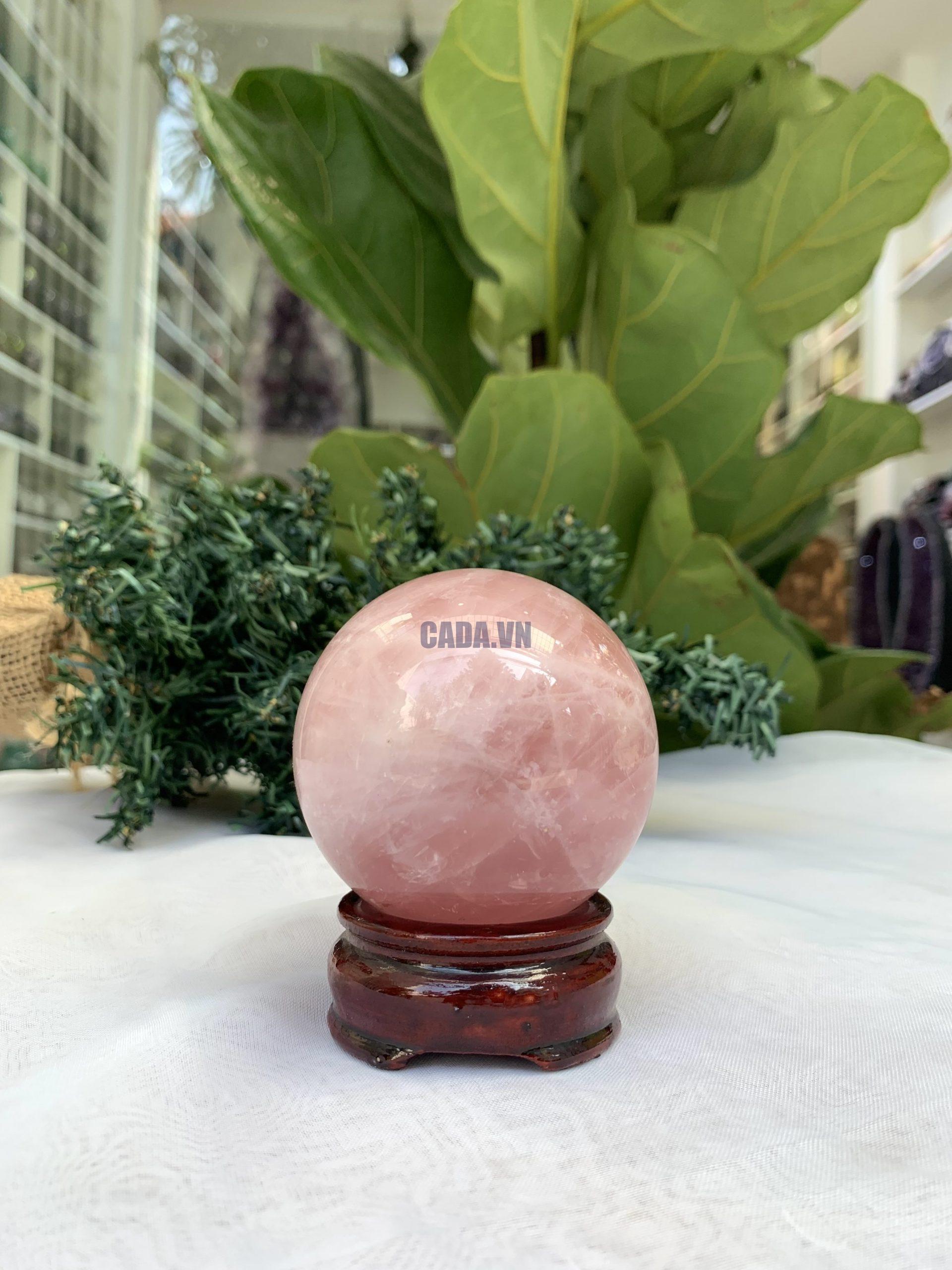 Bi cầu Thạch Anh Hồng – Rose Quartz Sphere (BH102), ĐK: 6,6 CM, KL: 0,405 KG 