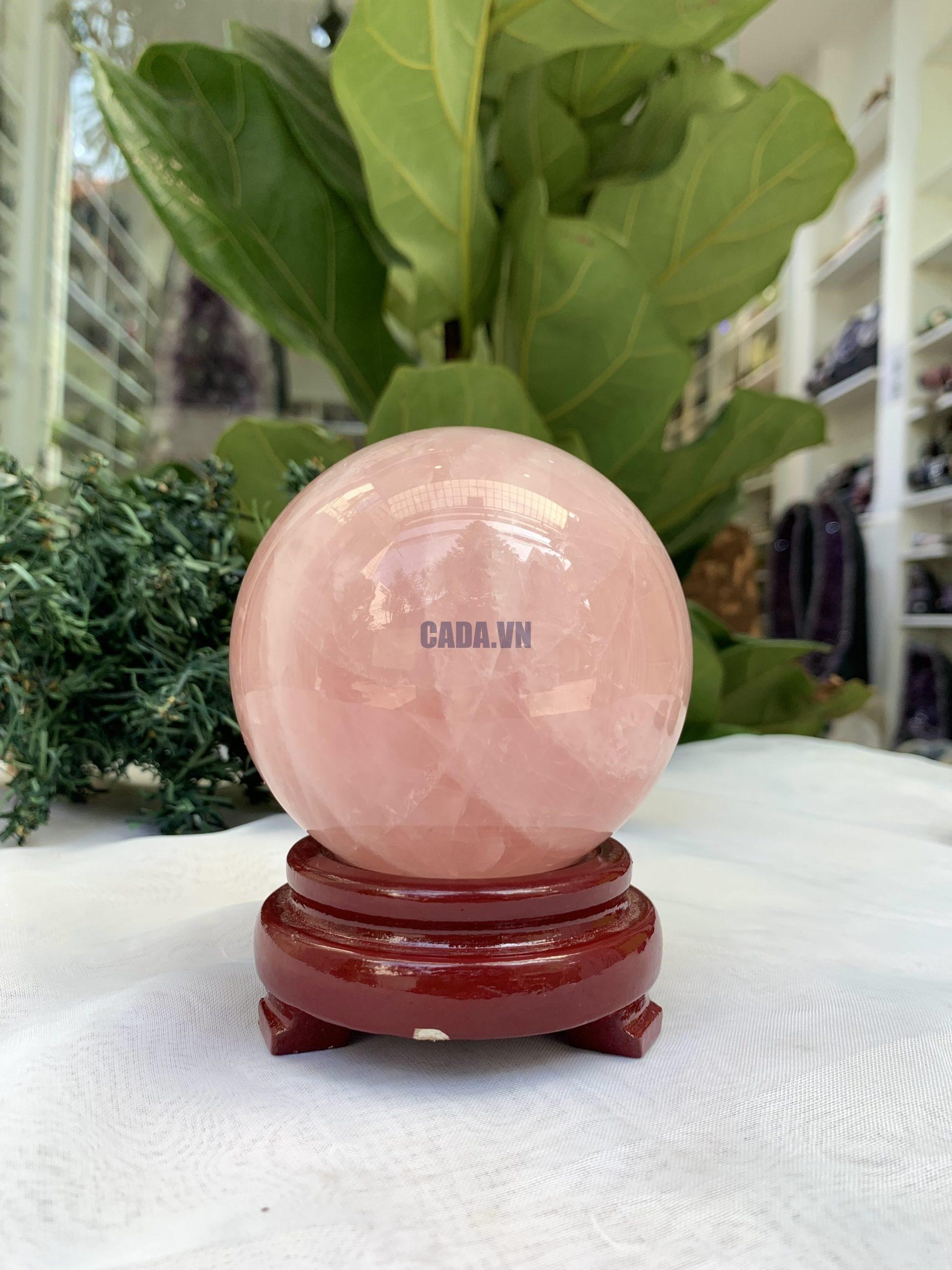 Bi cầu Thạch Anh Hồng – Rose Quartz Sphere (BH100), ĐK: 8,5 CM, KL: 0,890 KG 