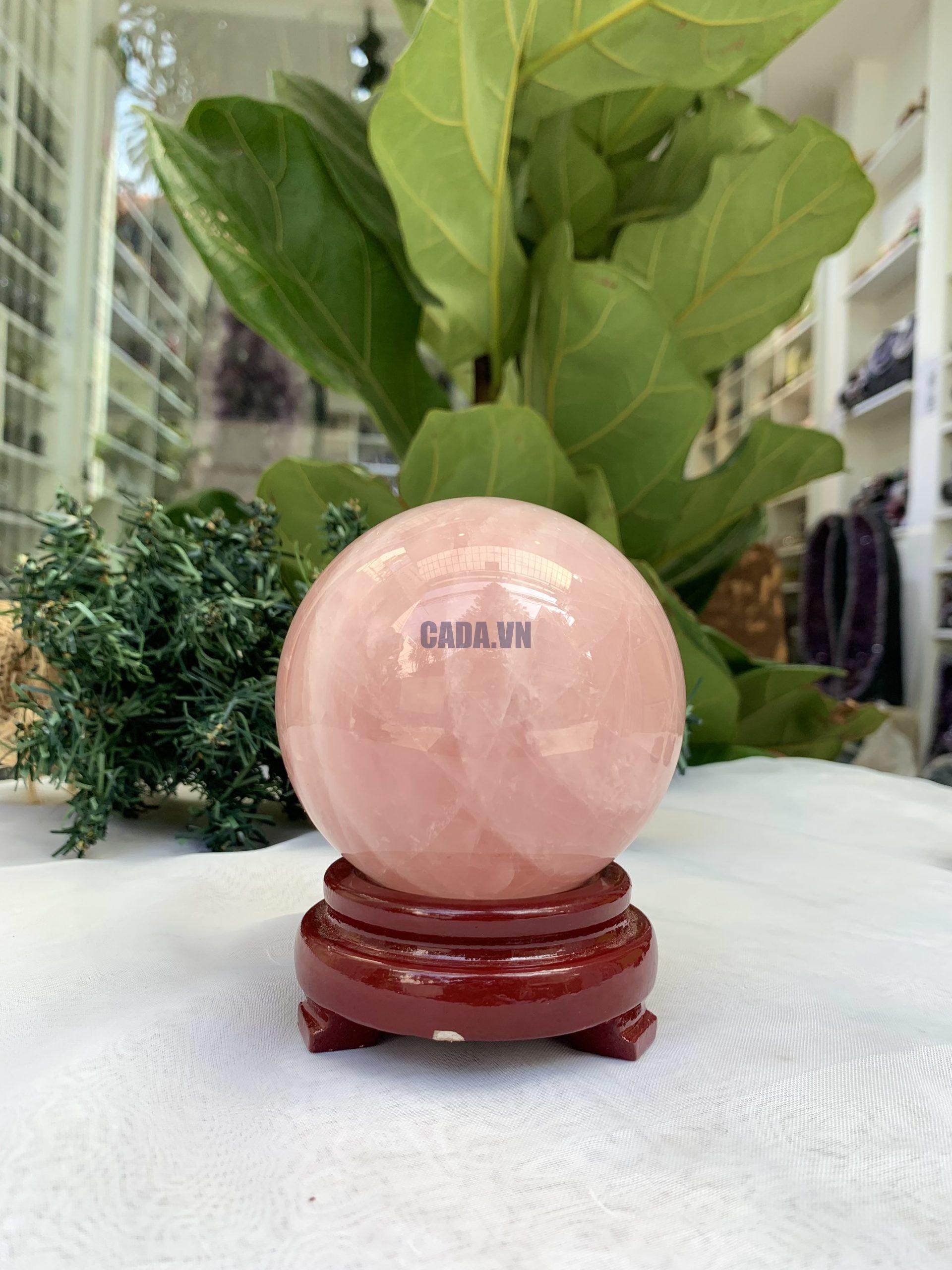 Bi cầu Thạch Anh Hồng – Rose Quartz Sphere (BH100), ĐK: 8,5 CM, KL: 0,890 KG 