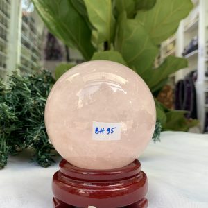 Bi cầu Thạch Anh Hồng – Rose Quartz Sphere (BH95), ĐK: 8,7 CM, KL: 0,945KG