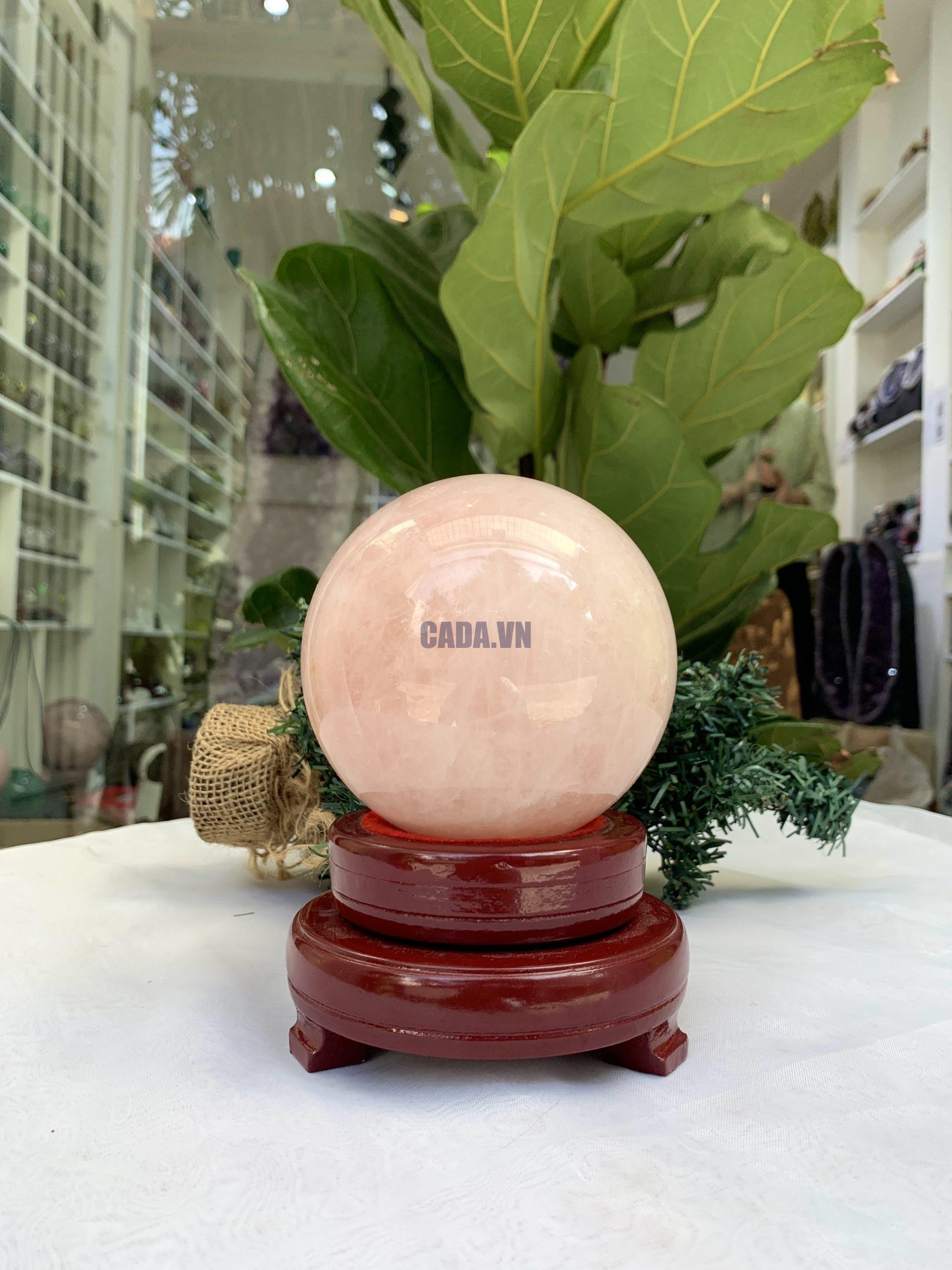 Bi cầu Thạch Anh Hồng – Rose Quartz Sphere (BH105), ĐK: 10,2 CM, KL: 1,595 KG 