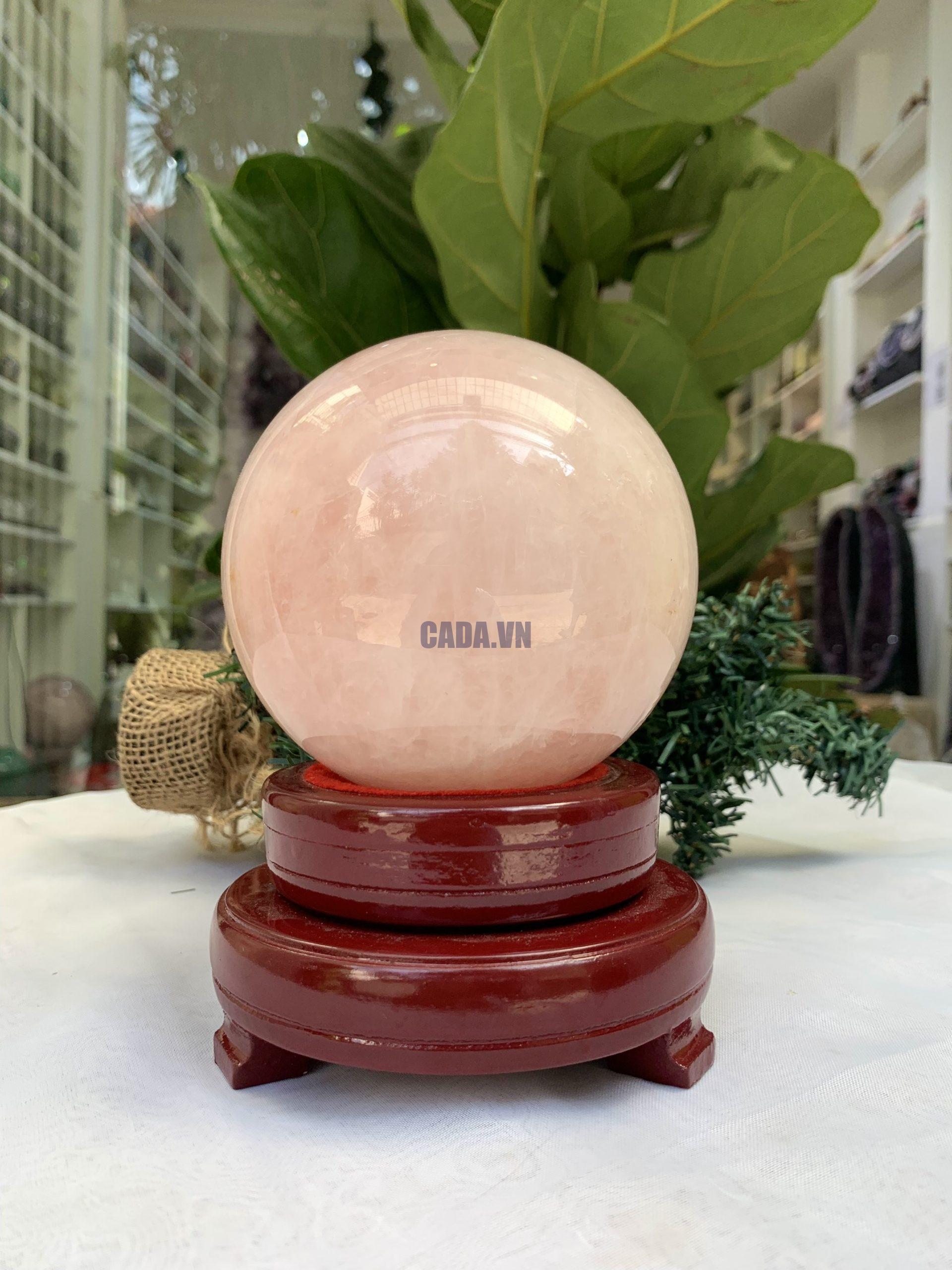 Bi cầu Thạch Anh Hồng – Rose Quartz Sphere (BH105), ĐK: 10,2 CM, KL: 1,595 KG