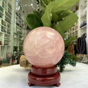 Bi cầu Thạch Anh Hồng – Rose Quartz Sphere (BH106), ĐK: 13,1 CM, KL: 3,885 KG