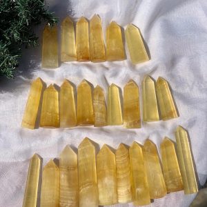 Trụ đá Fluorite vàng |Yellow Fluorite Point | Đá thanh tẩy , tarot | CADA DECOR