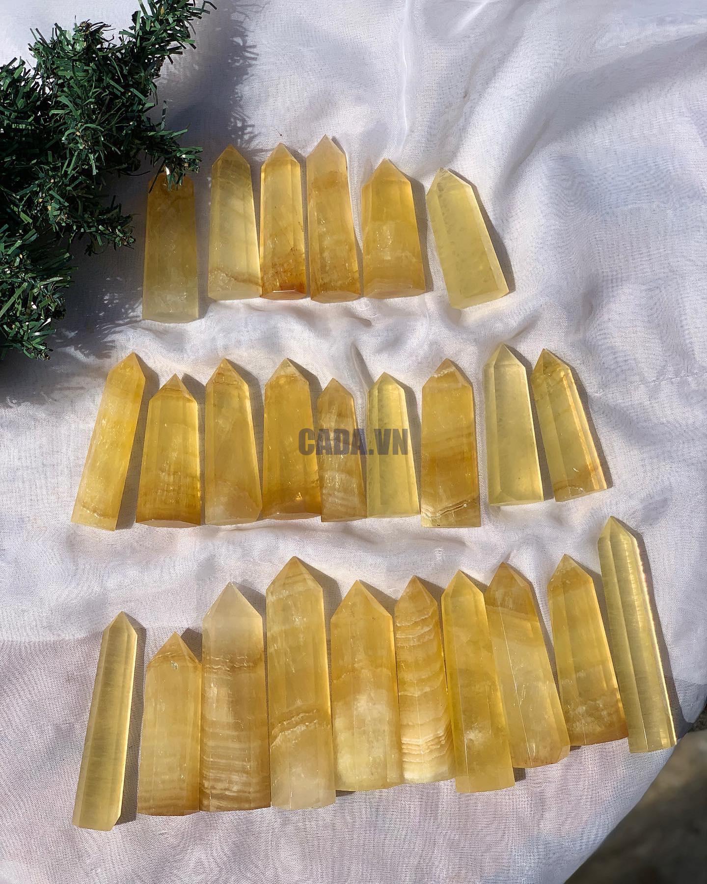Trụ đá Fluorite vàng |Yellow Fluorite Point | Đá thanh tẩy , tarot | CADA DECOR