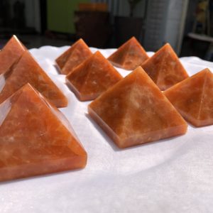 Kim tự tháp Đá mặt trời | Sunstone pyramid | Đá thanh tẩy, đá sưu tầm, đá thiền định | CADA DECOR