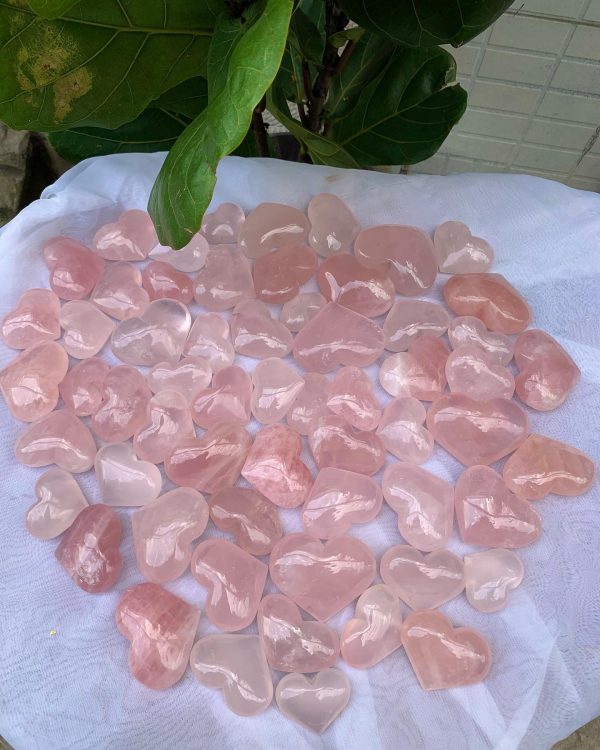 Rose Quartz Heart - Thạch anh hồng hình trái tim - Đá sưu tầm, thanh tẩy, tarot | CADA.VN