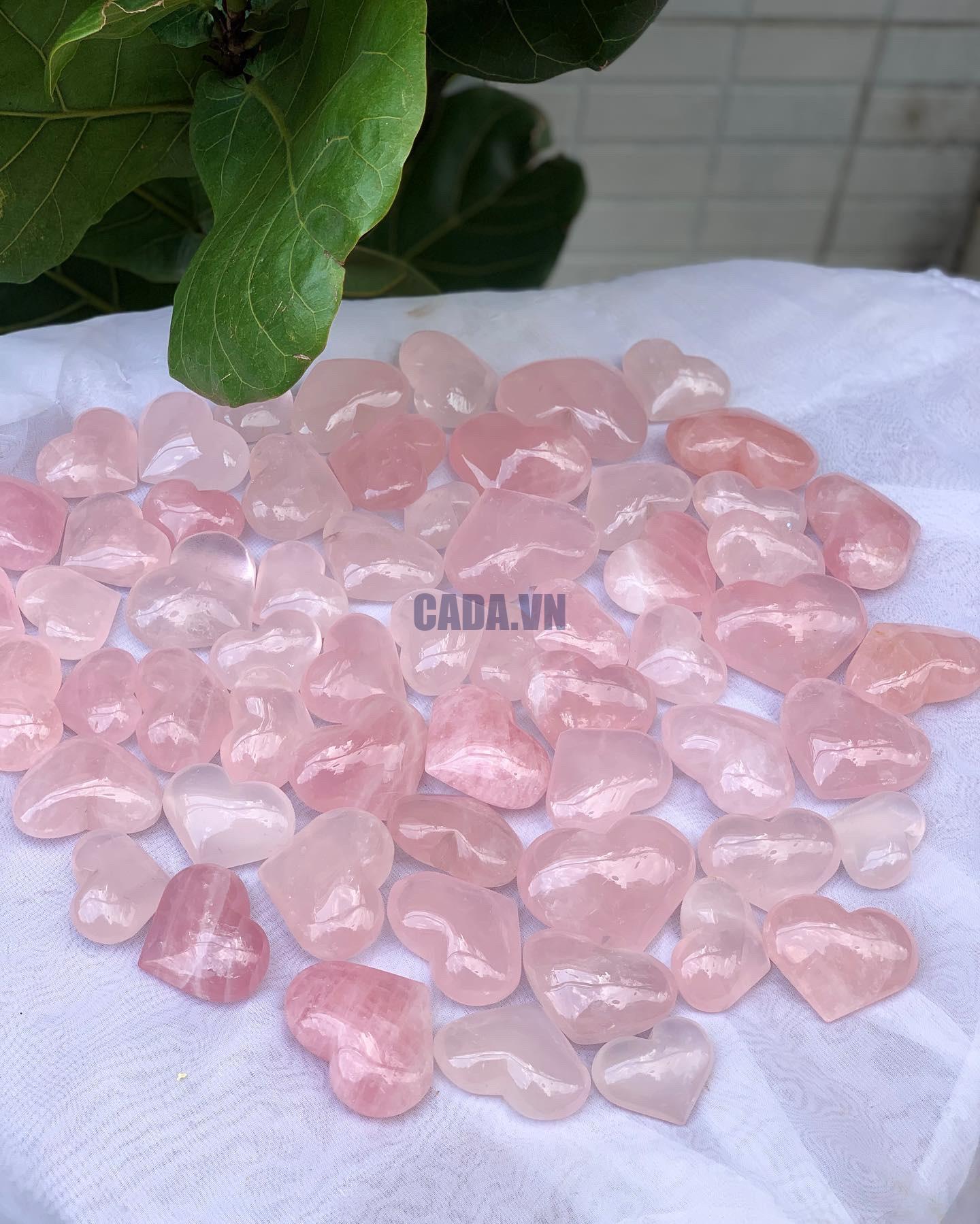 Rose Quartz Heart - Thạch anh hồng hình trái tim - Đá sưu tầm, thanh tẩy, tarot | CADA.VN