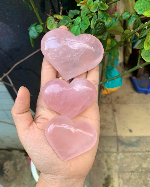 Rose Quartz Heart - Thạch anh hồng hình trái tim - Đá sưu tầm, thanh tẩy, tarot | CADA.VN