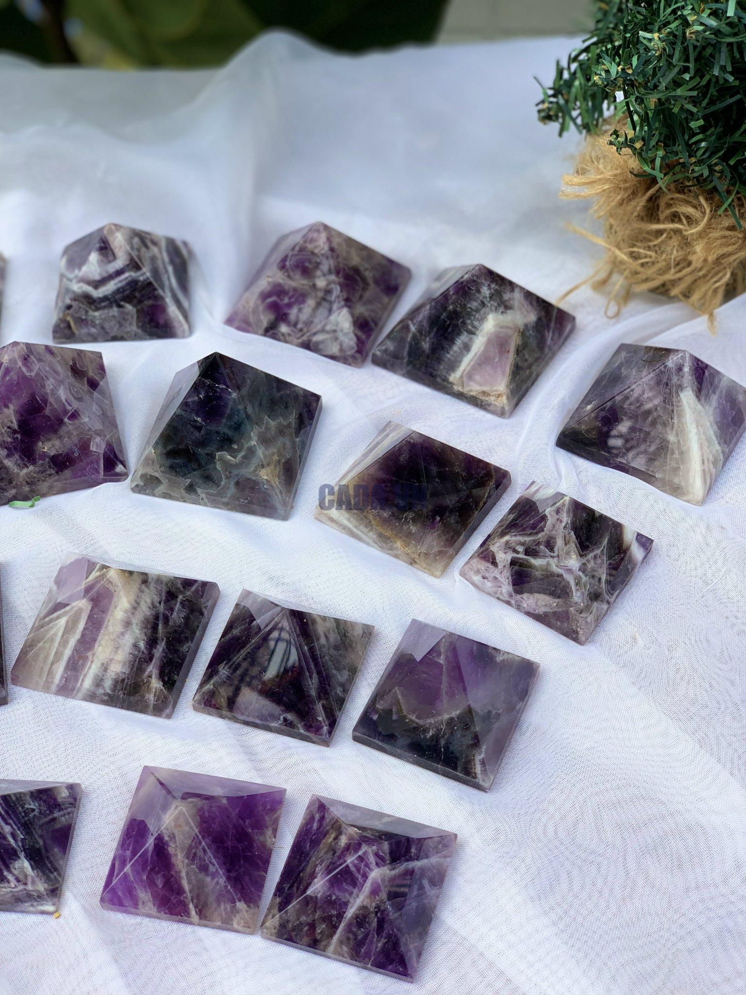 Amethyst pyramid- Kim tự tháp thạch anh tím - Đá sưu tầm, thanh tẩy, thiền định, tarot | CADA.VN