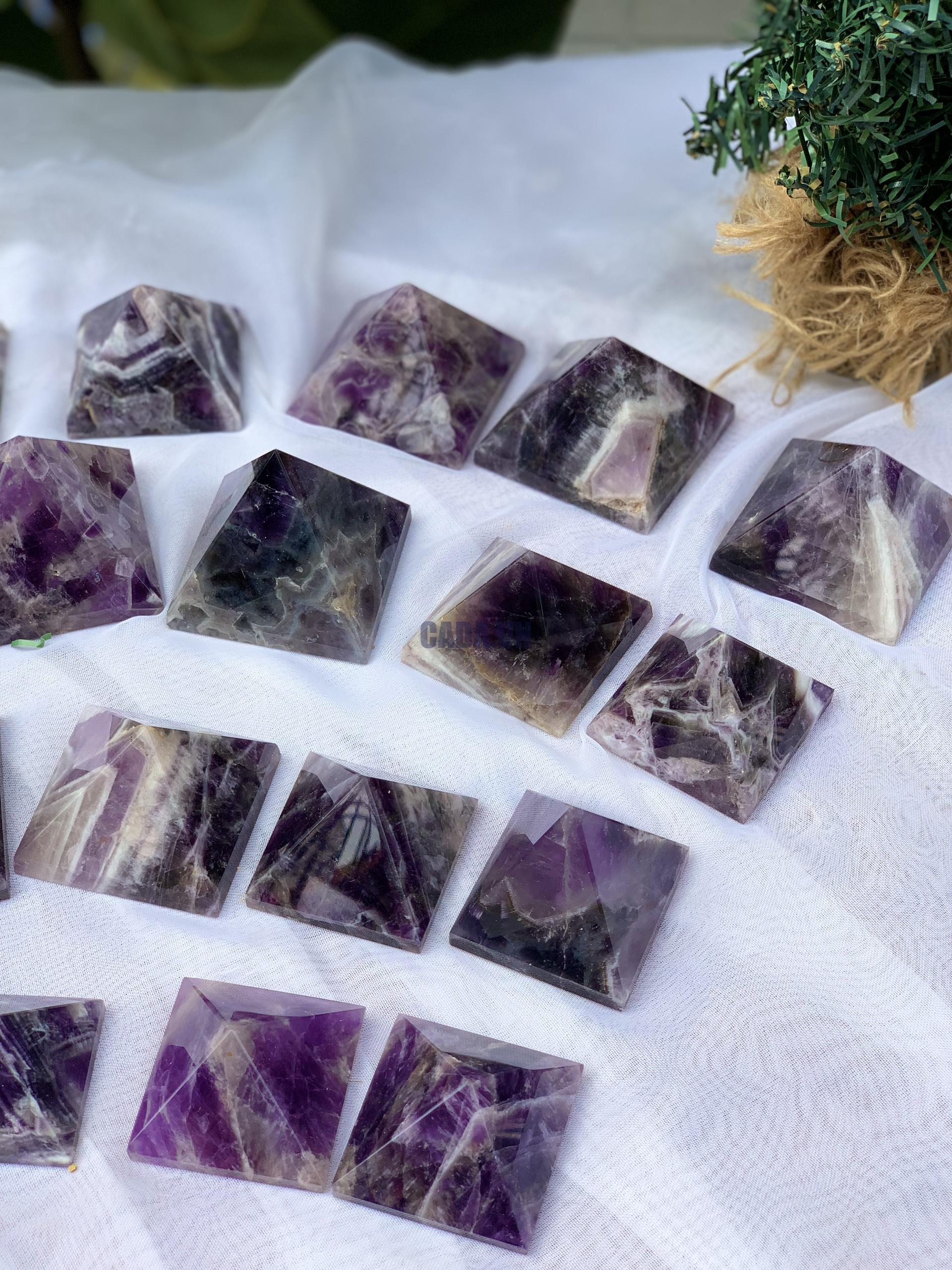 Amethyst pyramid- Kim tự tháp thạch anh tím - Đá sưu tầm, thanh tẩy, thiền định, tarot | CADA.VN