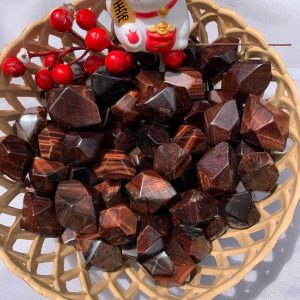 Freeform Red Tiger Eye - Mắt hổ đỏ nhiều dáng - Đá sưu tầm, thanh tẩy, tarot | CADA.VN