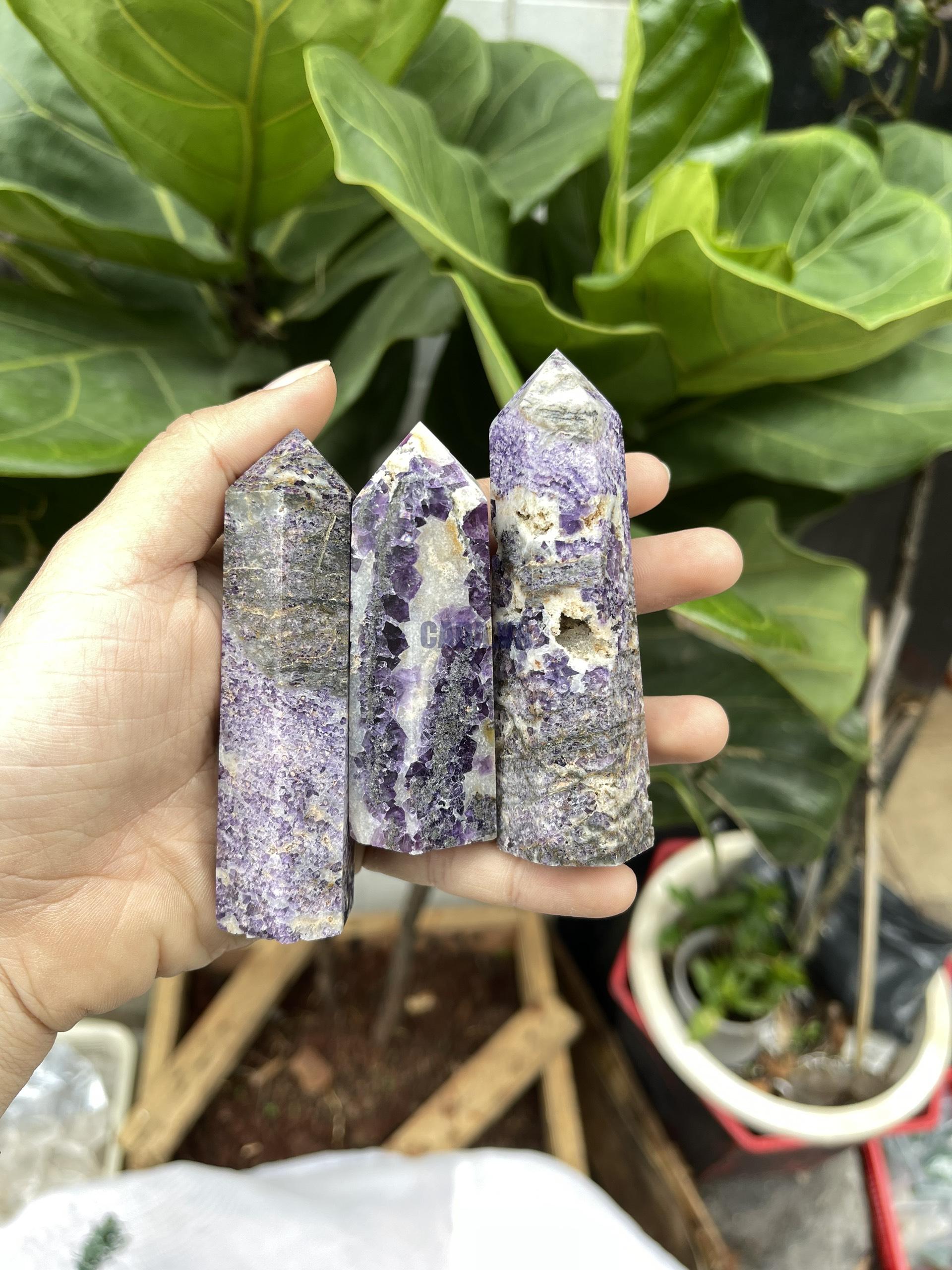Trụ đá Sphalerite - Sphalerite Point | Trụ đá thanh tẩy, Tarot, Healing, sưu tầm