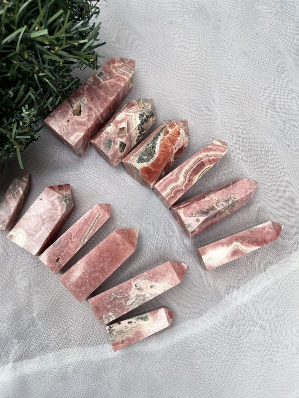 Trụ đá đào hoa - Rhodochrosite Point | Trụ đá thanh tẩy, Tarot, Healing, sưu tầm