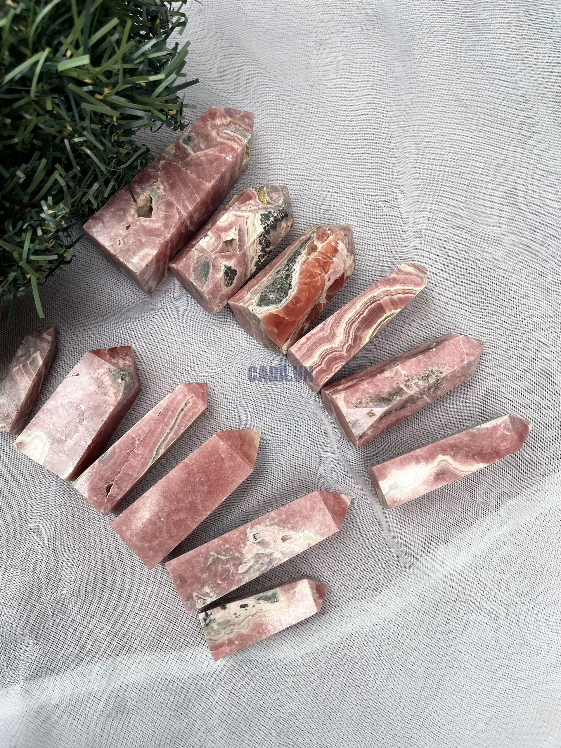 Trụ đá đào hoa - Rhodochrosite Point | Trụ đá thanh tẩy, Tarot, Healing, sưu tầm