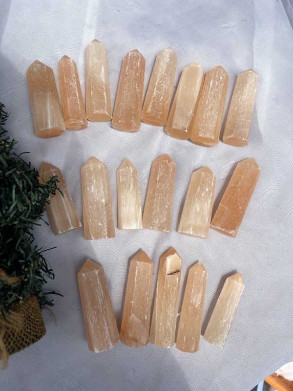 Trụ đá Selenite cam - Orange Selenite Point | Trụ đá thanh tẩy, Tarot, Healing, sưu tầm