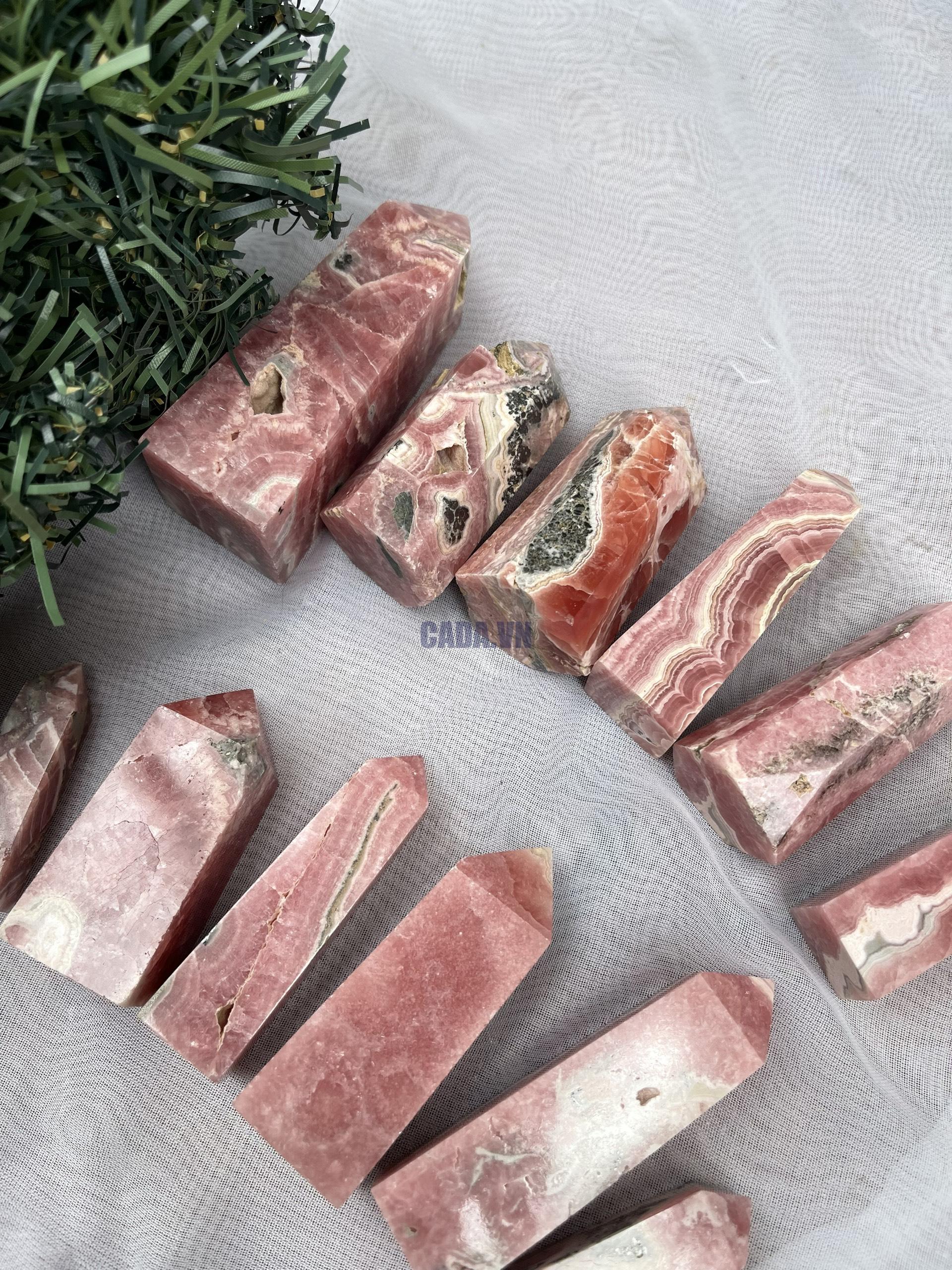 Trụ đá đào hoa  - Rhodochrosite Point | Trụ đá thanh tẩy, Tarot, Healing, sưu tầm