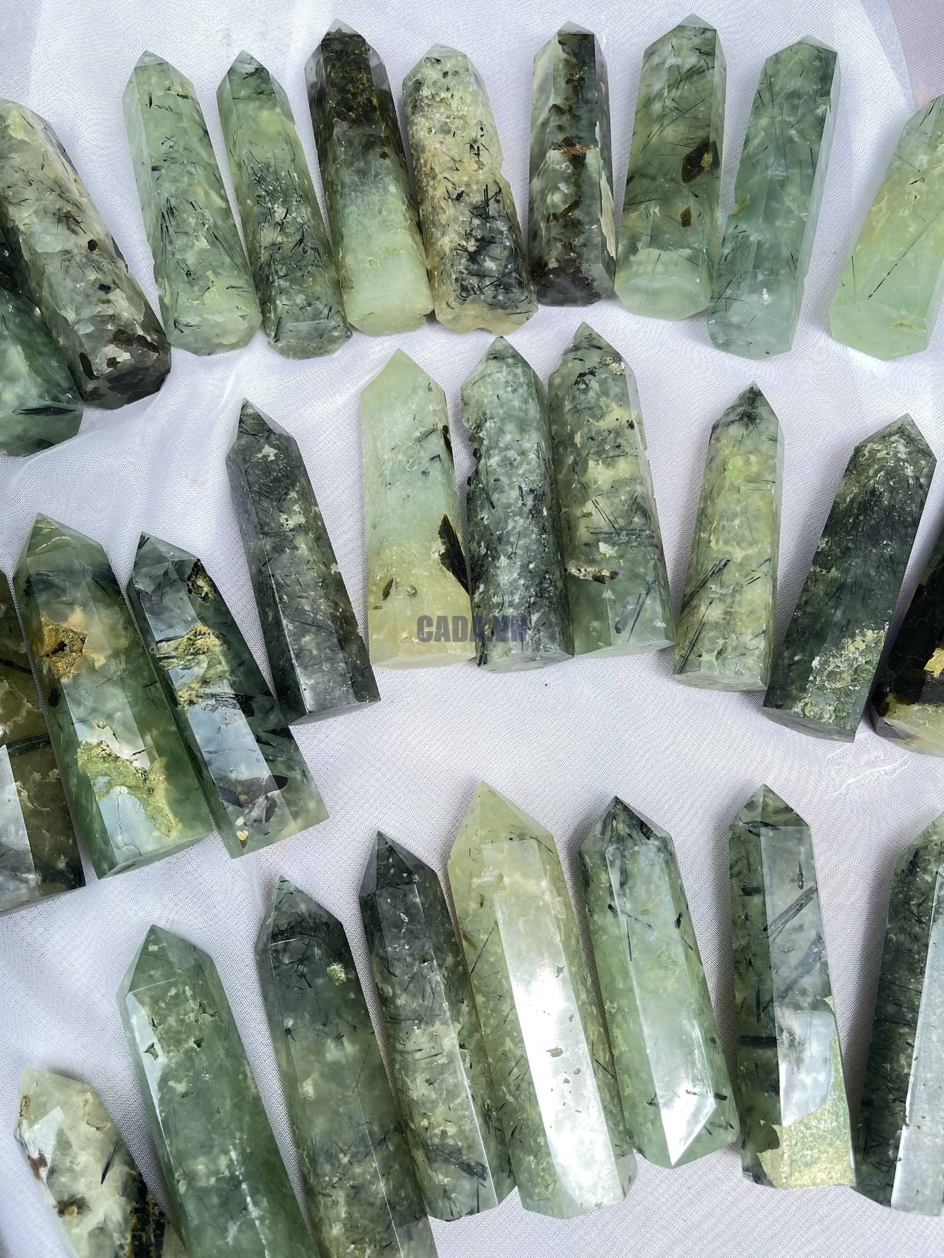 Trụ đá Prehnite - Prehnite Point | Trụ đá thanh tẩy, Tarot, Healing, sưu tầm