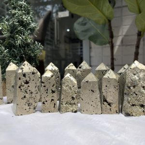 Trụ đá Vàng găm - Pyrite Point | Trụ đá thanh tẩy, Tarot, Healing, sưu tầm
