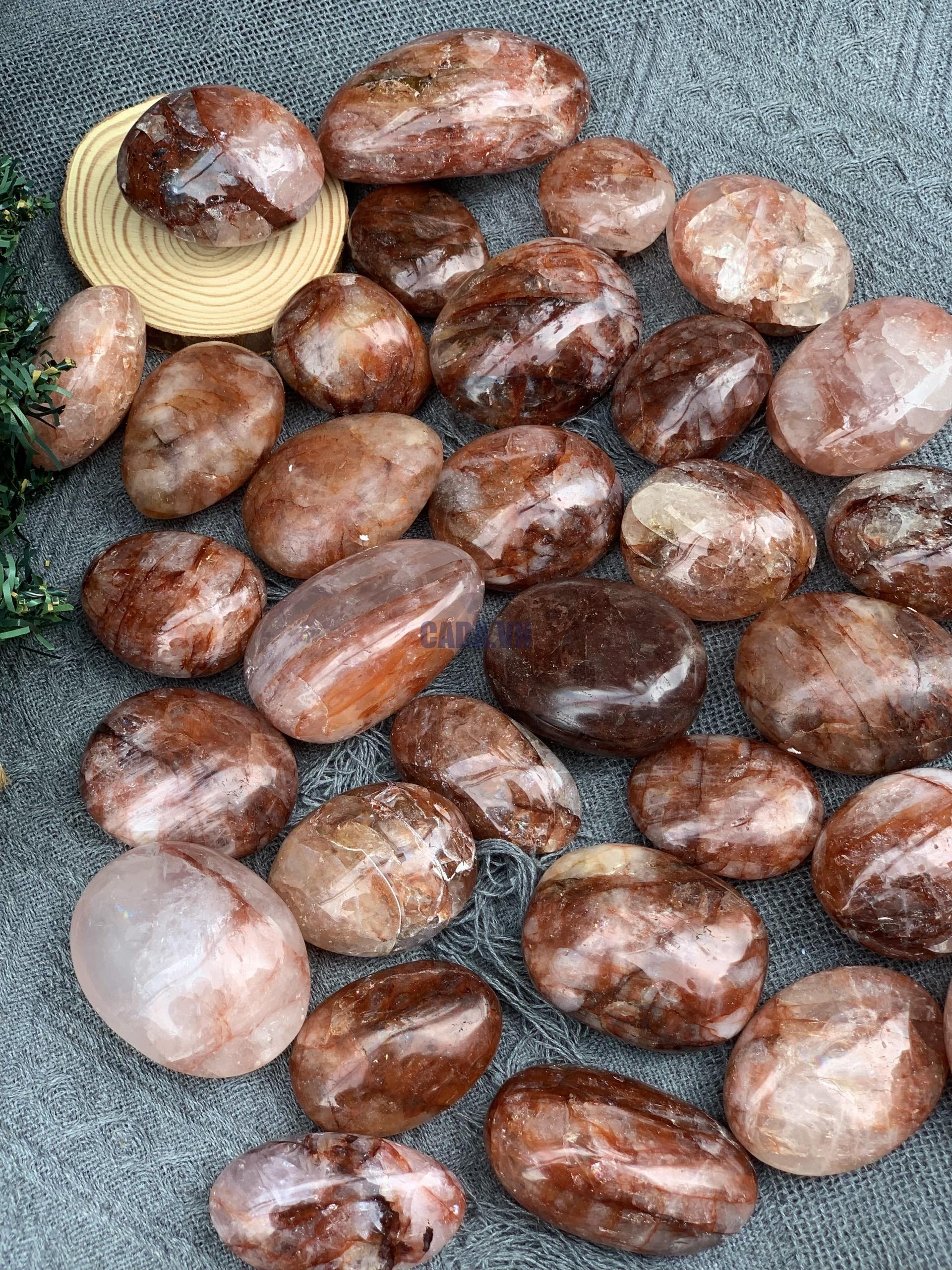 Thạch anh lửa | Palm fire quartz | Đá trang trí, sưu tầm, healing | CADA DECOR